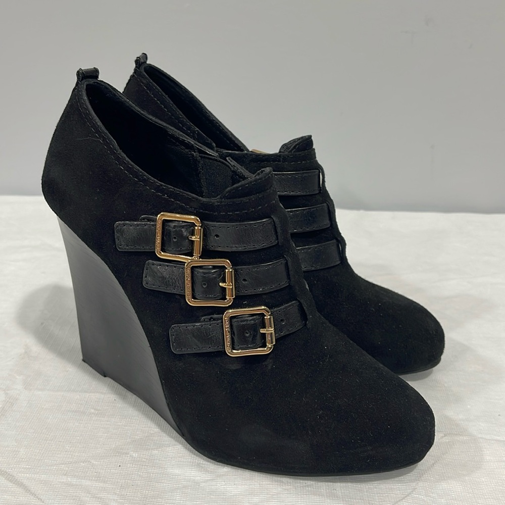 Tory Burch Gabrielle Buckle Suede black Wedge Booties size 8M women’s